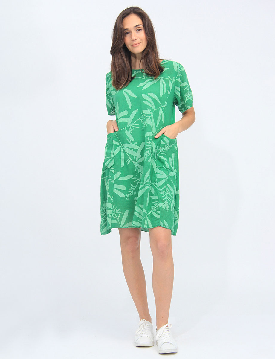 Tropical Short Sleeve Dress With Knit Trim at the Waist And Pockets By Froccella