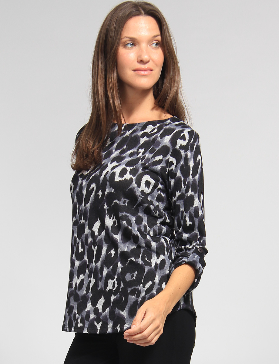 Chic Three-quarter Sleeve Monochrome Leopard Print Knit Top by Vamp