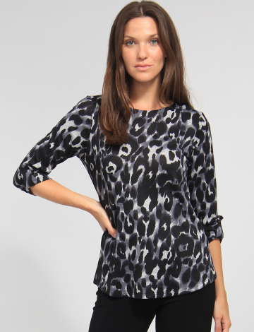 Chic Three-quarter Sleeve Monochrome Leopard Print Knit Top by Vamp (428-9061 2565430 SMALL GREY)