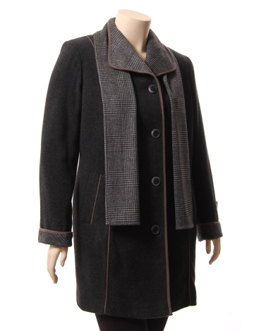Wool cashmere coat by Mona Lisa
